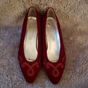STUNNING Dolcis Burgendy Heels
